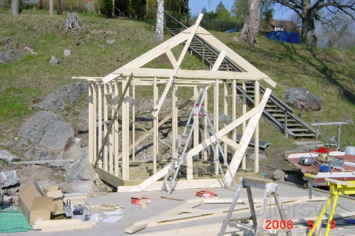 Takstol 1.JPG - 1:a takstolen på plats